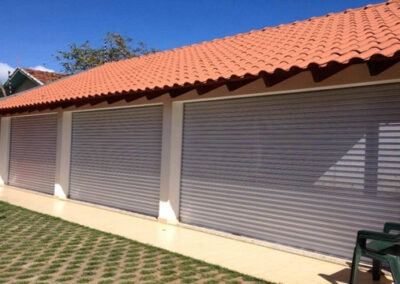 Material para porta de enrolar automática